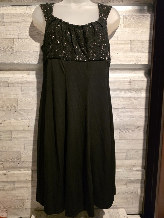 London Times Dresses & Skirts - London Times Black Lace Bodice Maxi Dress